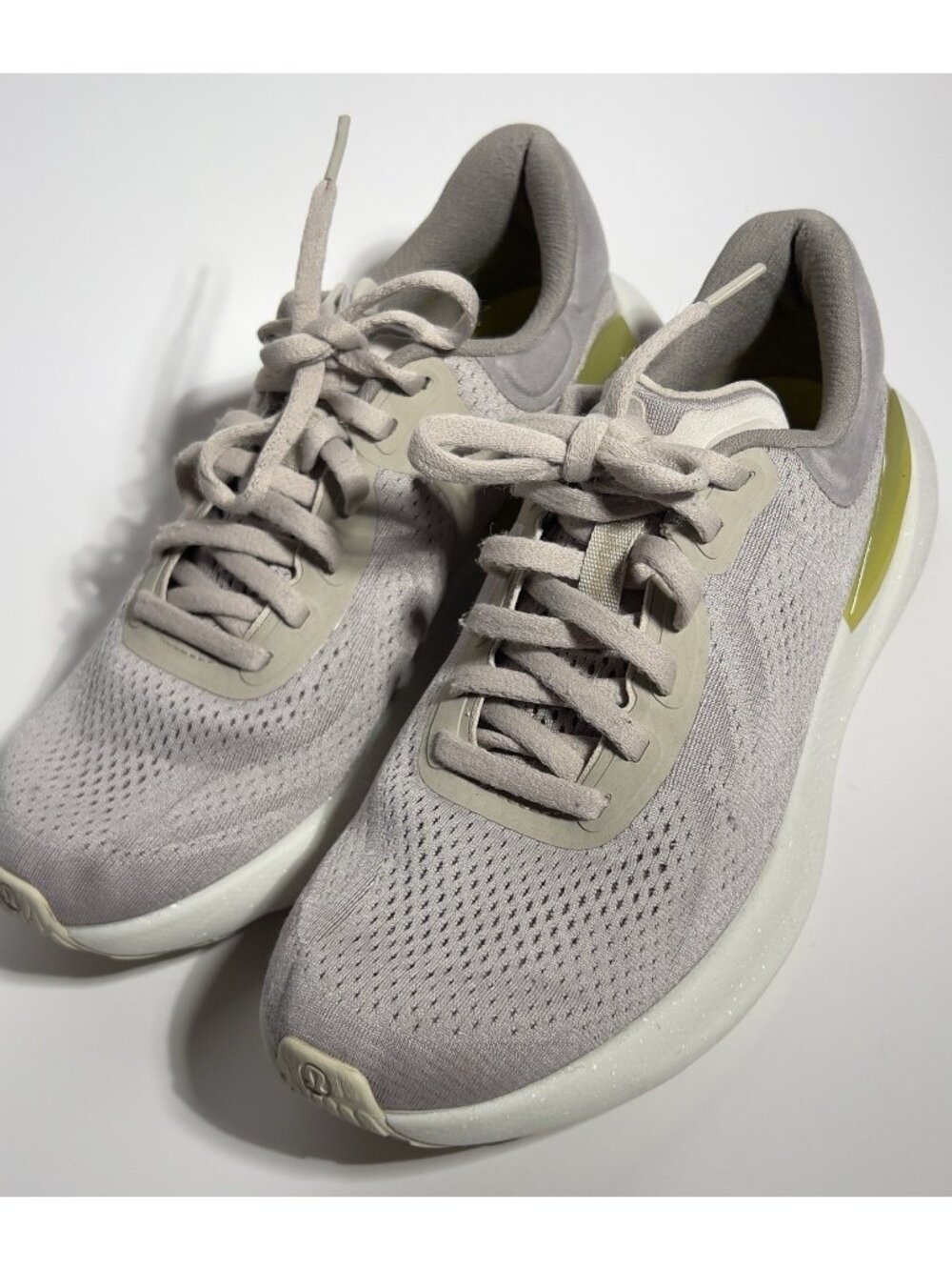 Lululemon Beyondfeel Women’s Running Shoes Beige Yellow Size 7.5